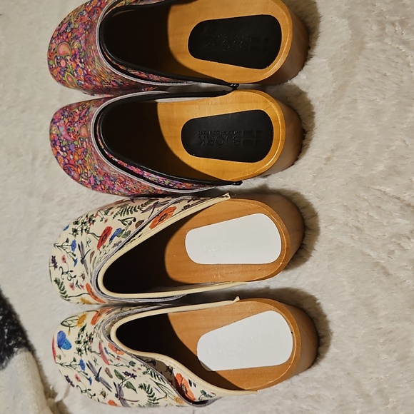Floral Patterned Women's Clogs - Picture 4 of 10